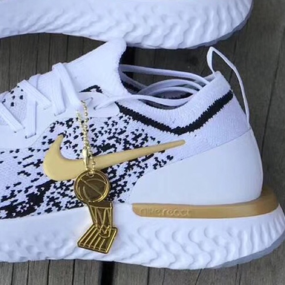 Meet your Posher, Moris